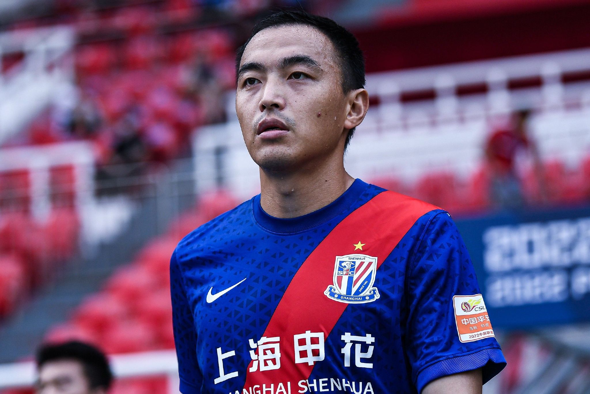 英格兰中卫斯莫林在2019年加盟罗马，至今已经为罗马出场146次，同时缺席了80场比赛，平均大约每3场比赛就要缺席1场。